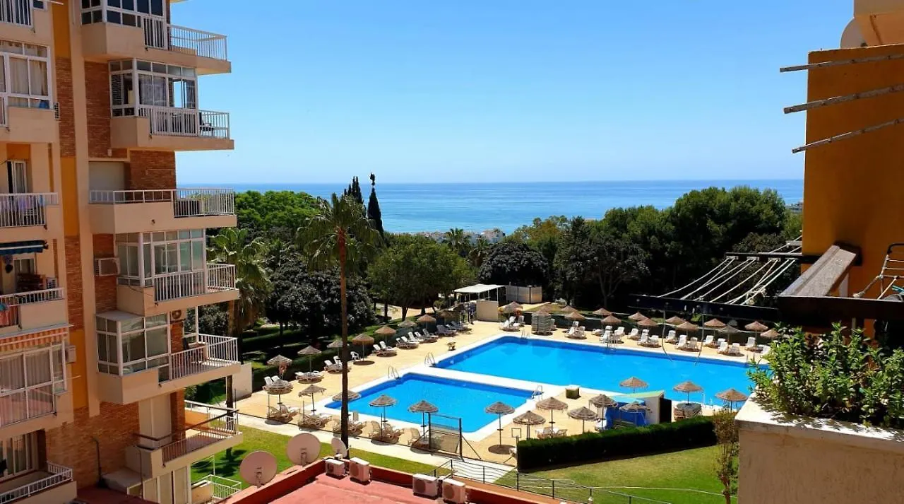 Con Vistas Al Mar Y La Piscinas!! Apartment Benalmadena Spain